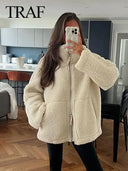 Sweat-zippe-moumoute-femme-beige-avec-capuche