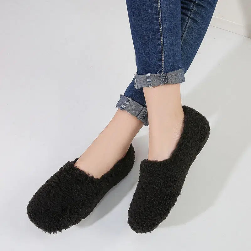 Ballerines-noir-peluchees-douces