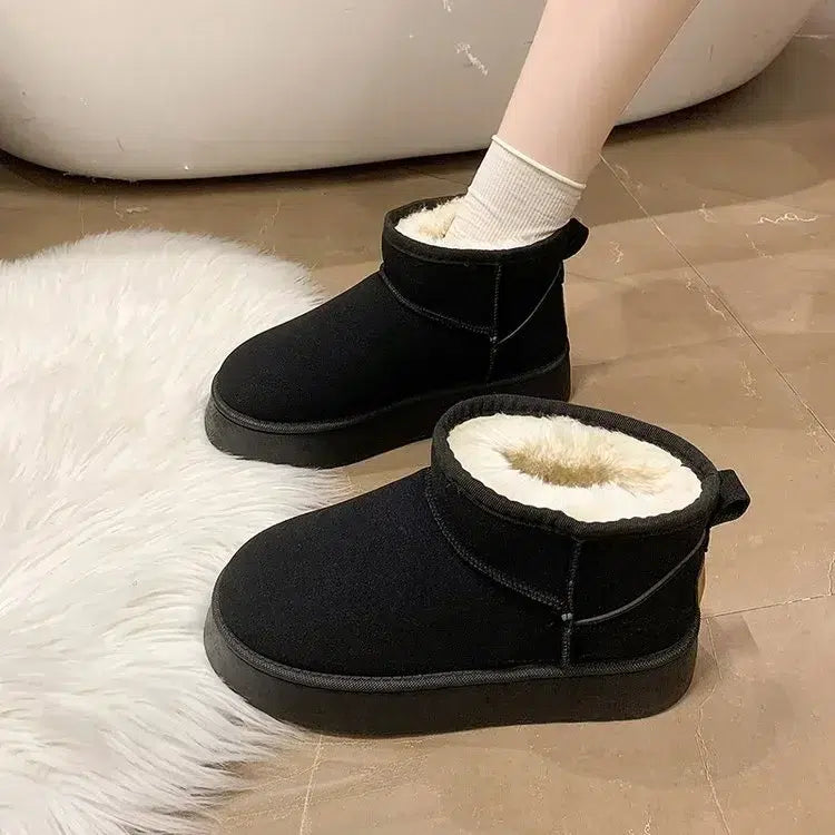 Bottines-femme-chaudes-en-moumoute-noir