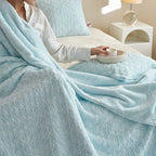 Couette-cocooning-bleu-clair-confortable-pour-chambre