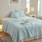 Couette-cocooning-bleu-clair-douce