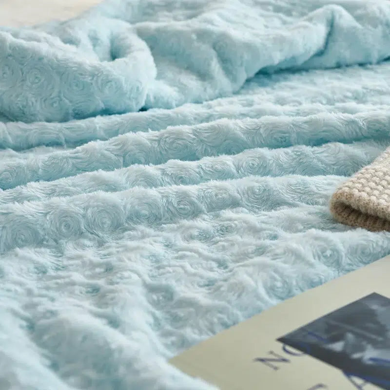 Couette-douce-bleu-clair-cocooning-ambiance-chaleureuse