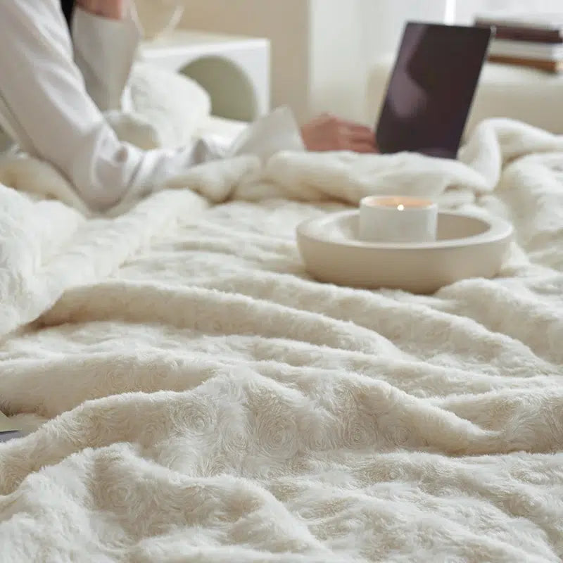 Couette-moletonnee-beige-confortable-pour-chambre