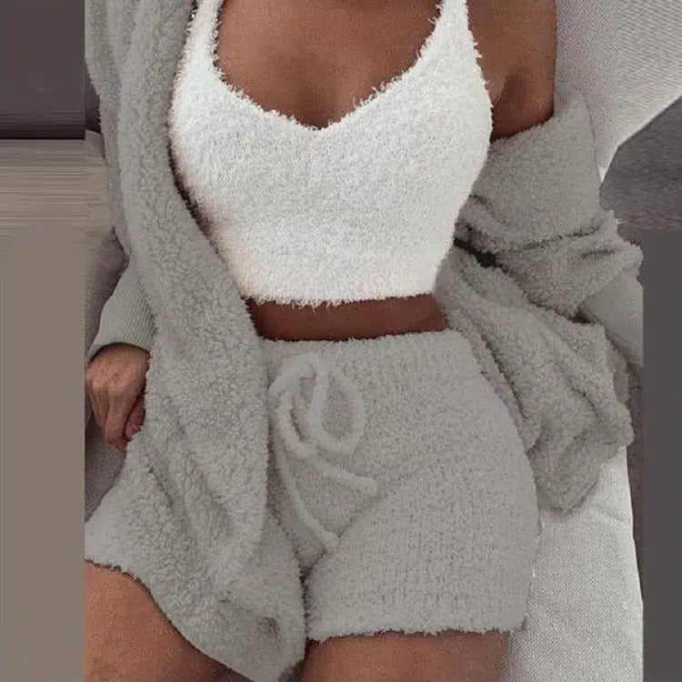 Ensemble-pyjama-trois-pieces-doux