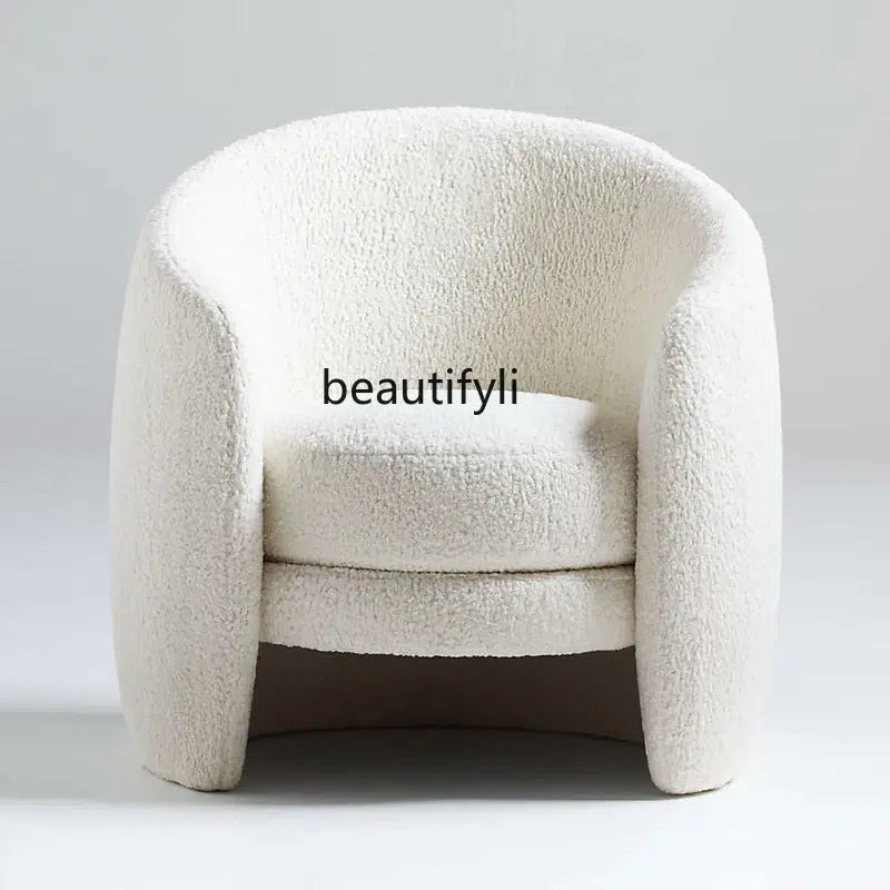 Fauteuil-blanc-en-moumoute-design-moderne-doux