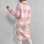 Manteau-douillet-long-moumoute-rose-blanc-boutons
