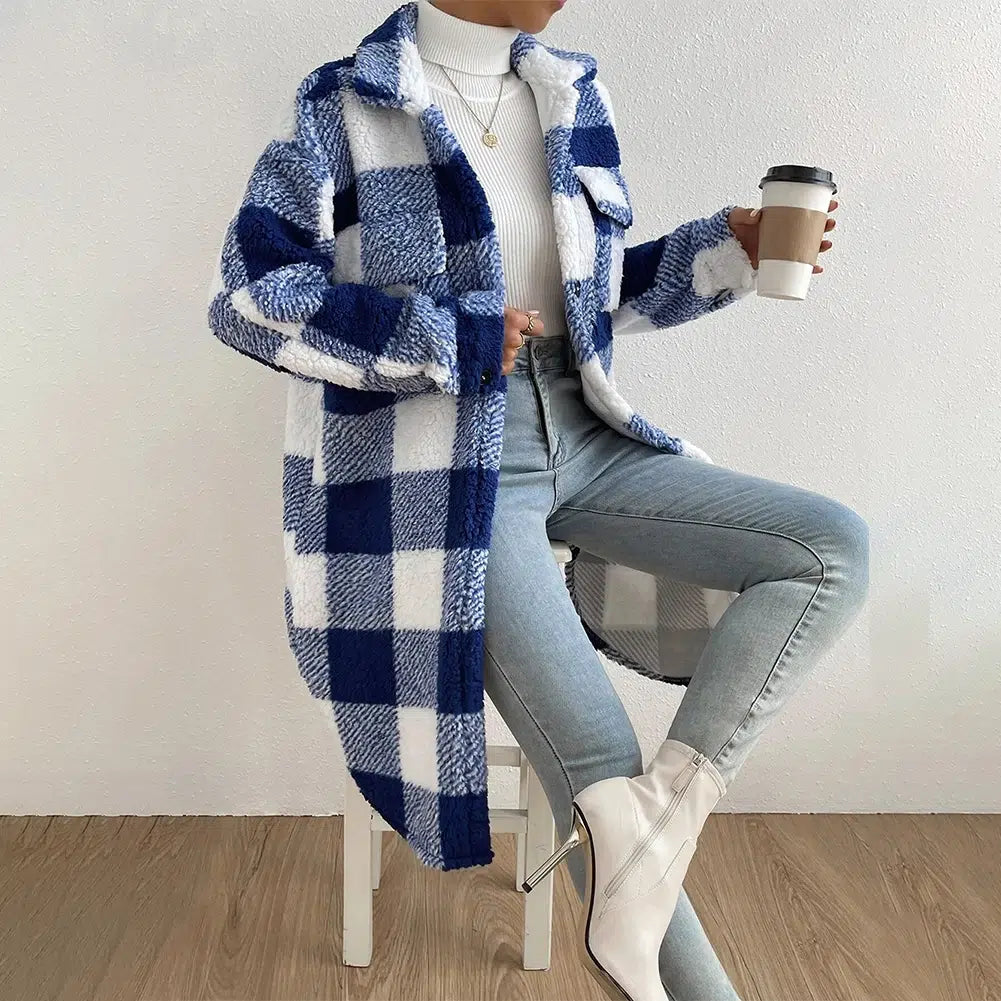 Manteau-long-moumoute-bleu-blanc-confortable-femme