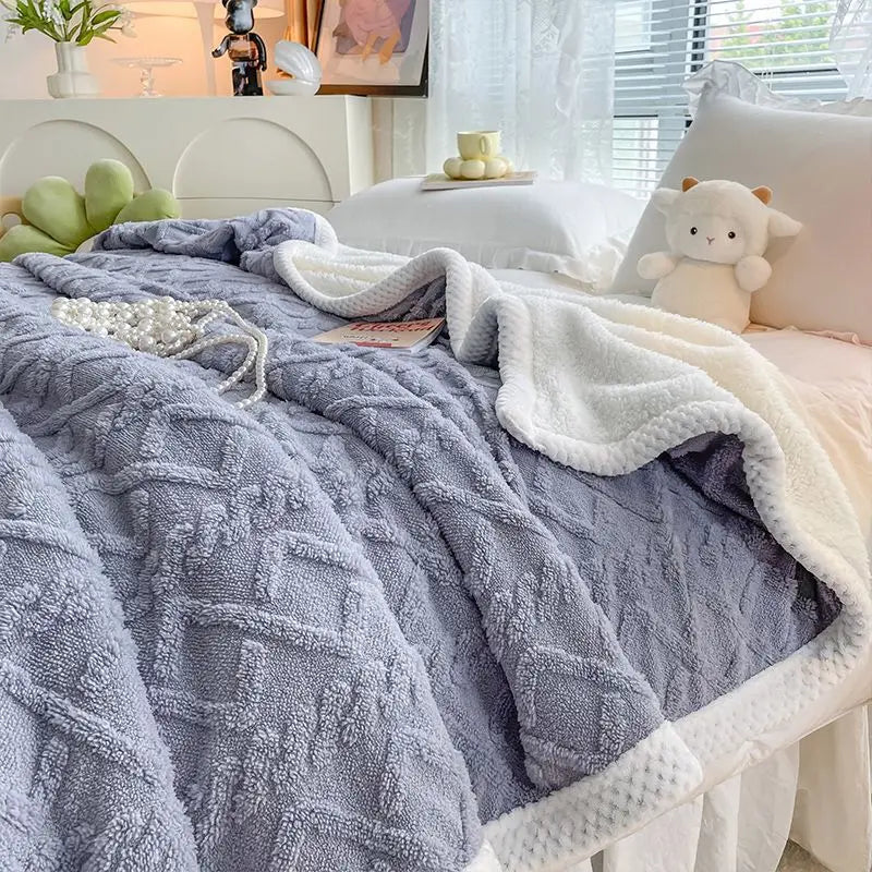 Plaid-bleu-pilou-pilou-confortable-chic