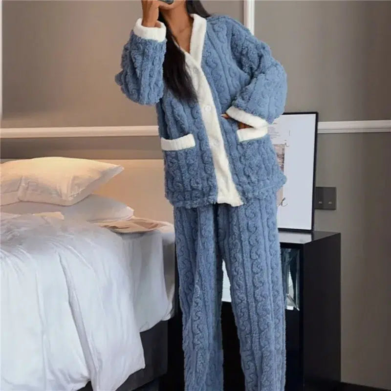 Robe-de-chambre-bleu-moumoute-douce