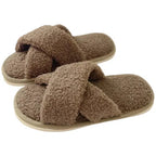 Sandale-peluche-marron-avec-design-moumoute