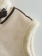 Style-decontracte-avec-veste-beige-duveteuse