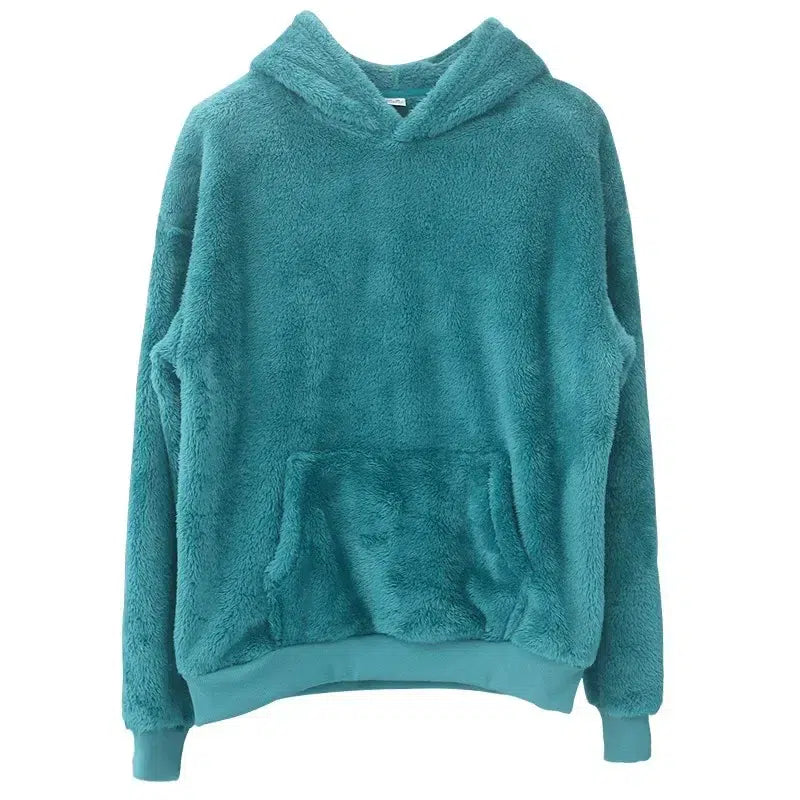 Sweat-capuche-bleu-texture-pelucheuse
