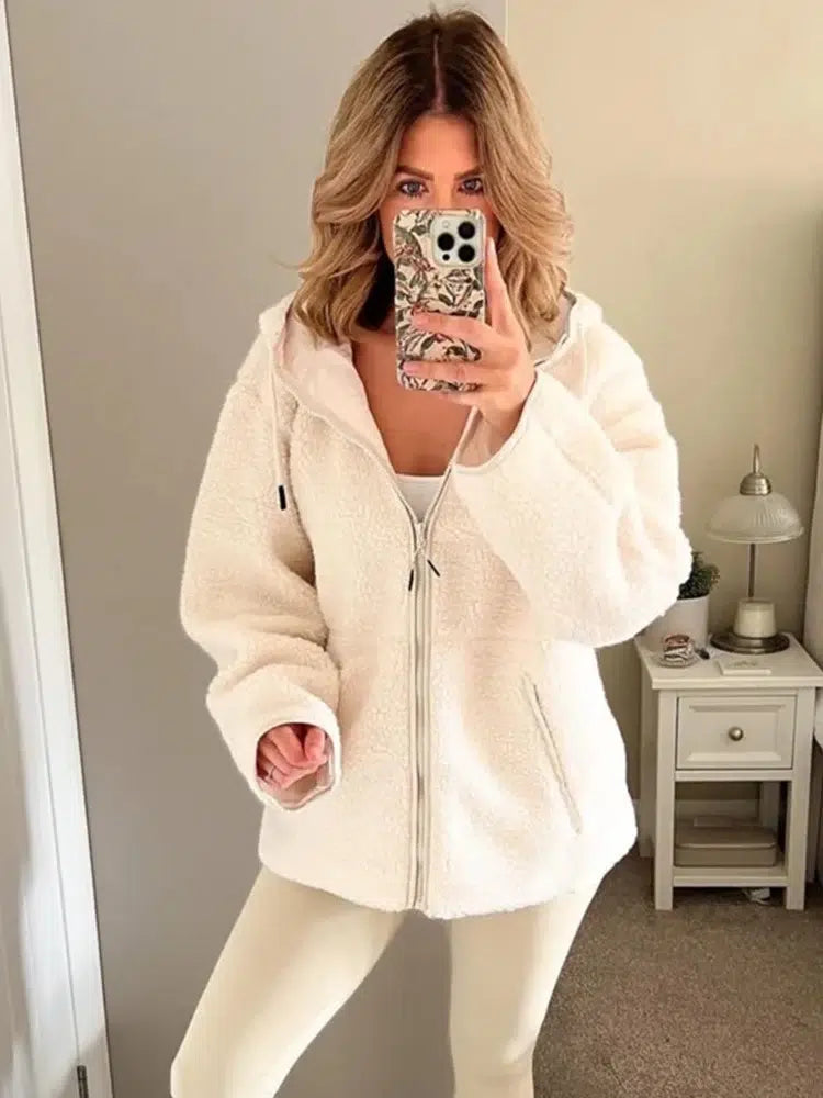 Veste-A-Capuche-Moumoute-blanc-peluche