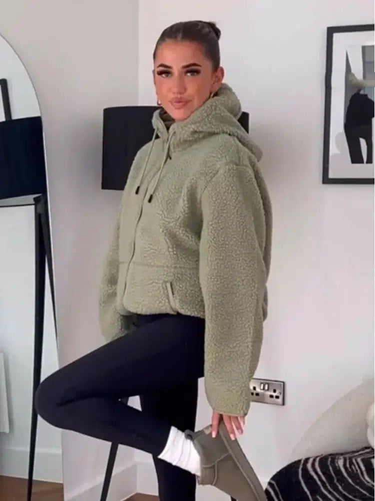 Veste-A-Capuche-Moumoute-vert-chaleureux
