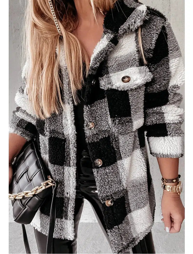 Veste-A-Carreau-Moumoute-noir-blanc