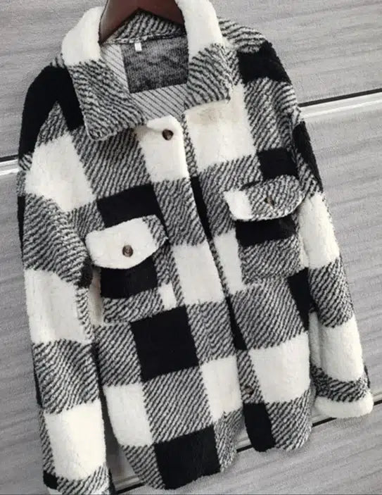 Veste-A-Carreau-Moumoute-noir-moelleux