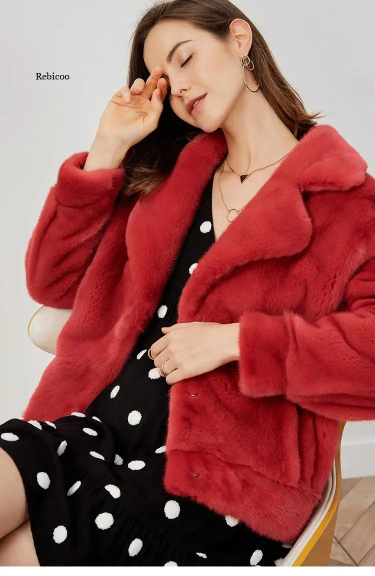 Veste-moumoute-rouge-avec-colle-large