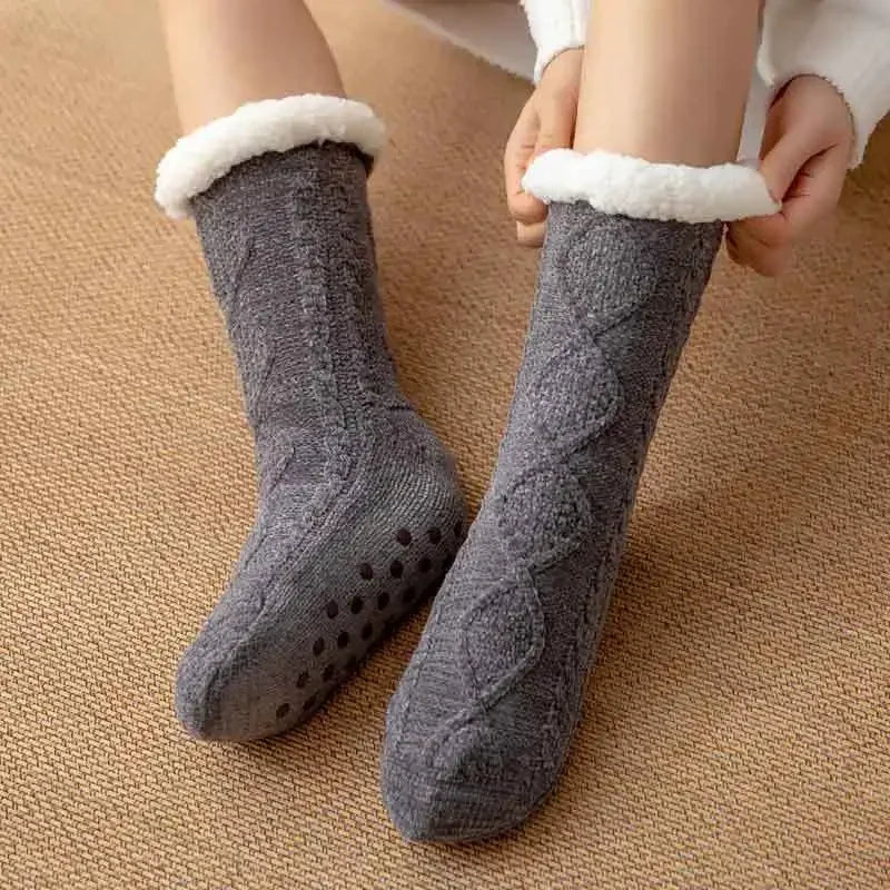 chaussette-chaude-moumoute-gris-avec-motif