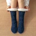 chaussette-douillette-pantoufle-bleu-avec-bordure