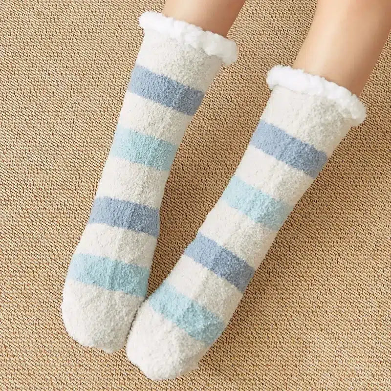 chaussette-thermique-blanche-et-bleue-avec-rayures