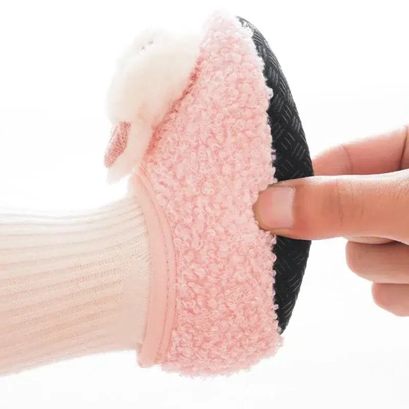 chausson-moumoute-bebe-avec-lapin-en-rose